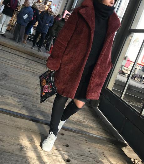 ALMOST TOTAL BLACK.- ALMOST TOTAL BLACK.-