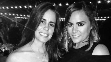 Miami. Escuela católica despide a maestra luego de casarse con su novia. Miami. Escuela católica despide a maestra luego de casarse con su novia.