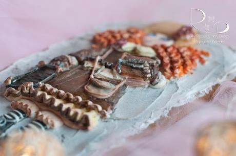 GALLETA, NIÑA CON MALETÍN