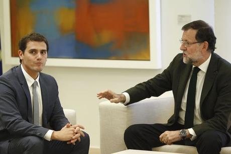 Rivera y Rajoy se acusan de chavistas y amigos de etarras