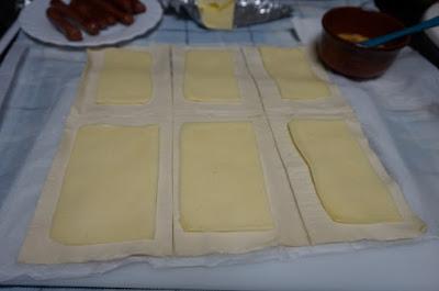 Rollitos de hojaldre frankfurt y queso