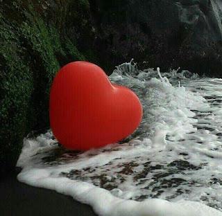 UN NIÑO QUE VA DESCALZO...