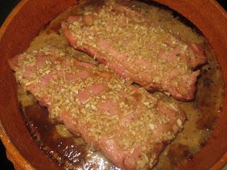 COSTILLAS DE CERDO CON COCA COLA Y SOPA DE CEBOLLA