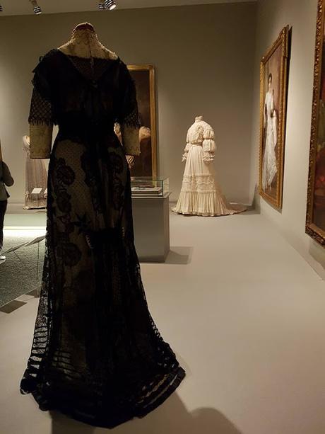 Sorolla y la moda ( Museo Thyssen)