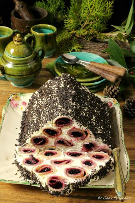 cusma-lui-guguta, woodpile-cake, logs-under-the-snow-cake moldovan-dessert