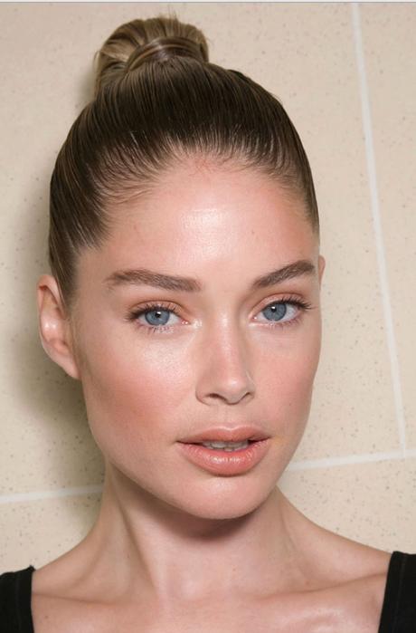 Para conseguir tener un rostro bonito hay que dejarlo sin impurezas y oxigenado. Foto de Dior. Entender las Limpiadoras Faciales Jabonosas.