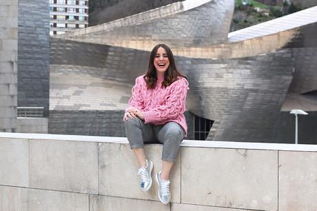 Outfit con jersey rosa de nudos de Zara Outfit con jersey rosa de nudos de Zara