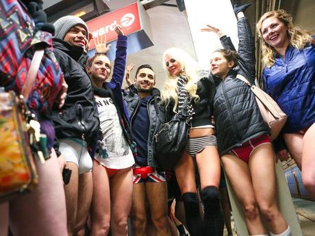 NO PANTS SUBWAY RIDE: Enseñando chicha con mucho humor