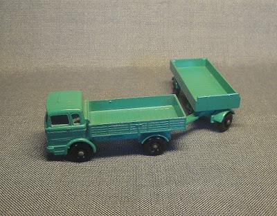Camión y acoplado de Matchbox Camión y acoplado de Matchbox