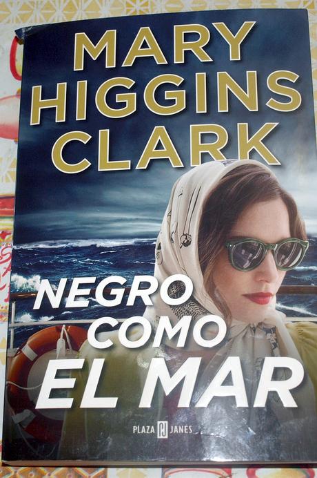 RESEÑA: NEGRO COMO EL MAR DE MARY HIGGINS CLARK NEGRO COMO EL MAR