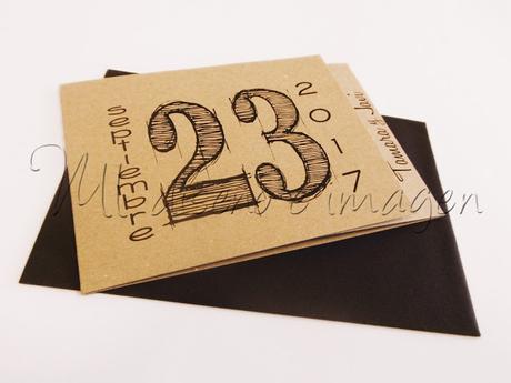 Invitaciones de boda kraft con temática dibujos animados