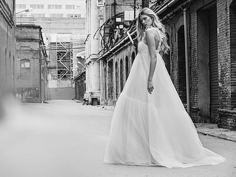 Los grandes volúmenes y el tul son los protagonistas de la colección Novias Haute Couture Tot-Hom 2018