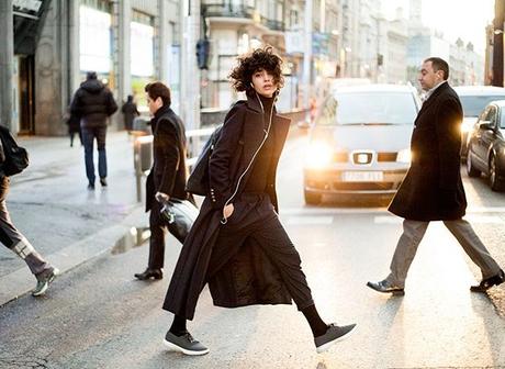 Deportivas en la ciudad: ¿de diseño minimal o de diseño maxi?