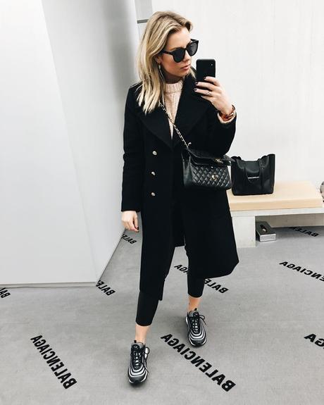 Deportivas en la ciudad: ¿de diseño minimal o de diseño maxi?