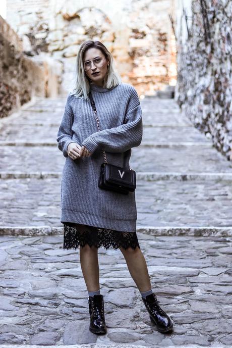 WOOL DRESS WITH LACE