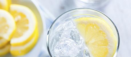 Agua con limón