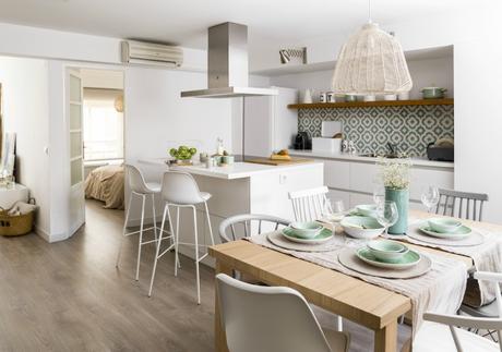 Un apartamento con una decoración natural y fresca Un apartamento con una decoración natural y fresca