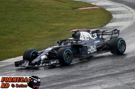 Daniel Ricciardo prueba el RB14 en un Filming Day en Silverstone | 1eros KM