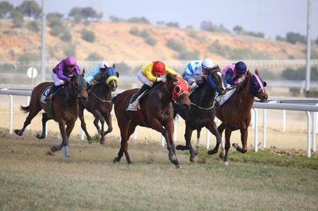 Duelo de potros en la dominical del GHA con el primer doblete como profesional del jockey sevillano Ignacio Melgarejo