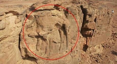 ¿Qué hacen unos dromedarios esculpidos a tamaño real en Arabia Saudí? ¿Qué hacen unos dromedarios esculpidos a tamaño real en Arabia Saudí?