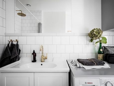 lavadora en el cuarto de baño estilo escandinavo decoración nórdica cuarto de baño nórdico cuarto de baño estilo nórdico cuarto de baño blanco baño de estilo nórdico 