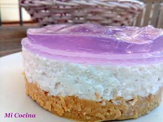 TARTA DE QUESO CON CARAMELOS DE VIOLETAS TARTA DE QUESO CON CARAMELOS DE VIOLETAS