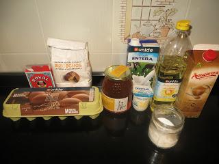 MAGDALENAS DE YOGUR Y MIEL