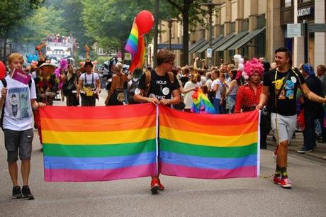 Adolescentes LGBT: en mayor riesgo de suicidio, según estudio