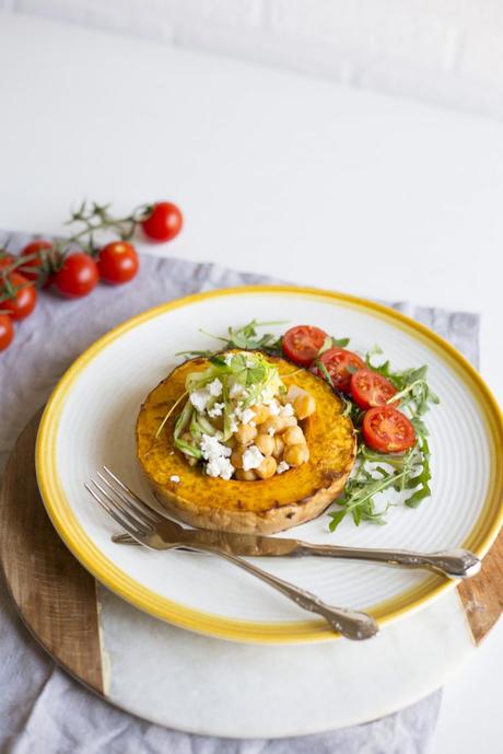 Calabaza asada rellena con salsa de curry verde