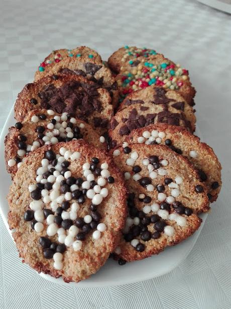 GALLETAS DE AVENA CON MANZANA Y DATILES GALLETAS DE AVENA CON MANZANA Y DATILES