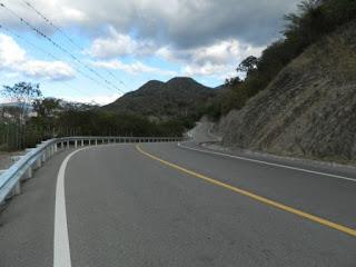 Danilo inaugura carretera Azua-Padre Las Casas-Guayabal y un puente. Danilo inaugura carretera Azua-Padre Las Casas-Guayabal y un puente.