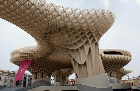 El objeto arquitectónico singular como obra de arte ambicionada.El Cat de Segovia