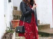 Outfit mini vestido granate biker negra