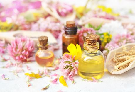 4 combinaciones de aceites esenciales para nutrir tu piel y sentir bienestar
