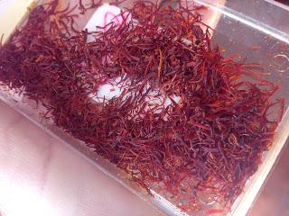 RAPE FRITO CON SALSA DE ALMENDRAS CON AROMA DE AZAFRAN