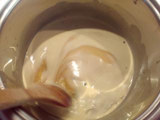 RAPE FRITO CON SALSA DE ALMENDRAS CON AROMA DE AZAFRAN