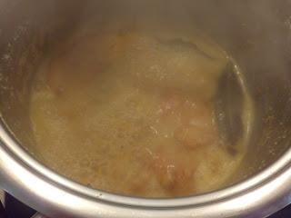 RAPE FRITO CON SALSA DE ALMENDRAS CON AROMA DE AZAFRAN