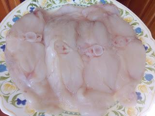 RAPE FRITO CON SALSA DE ALMENDRAS CON AROMA DE AZAFRAN