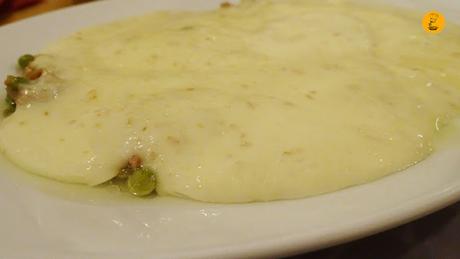 huevo 75º, espuma de patata, guisantes y papada ibérica en La Porcinería