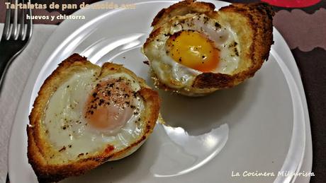 Tartaletas de pan de molde con huevos y chistorra