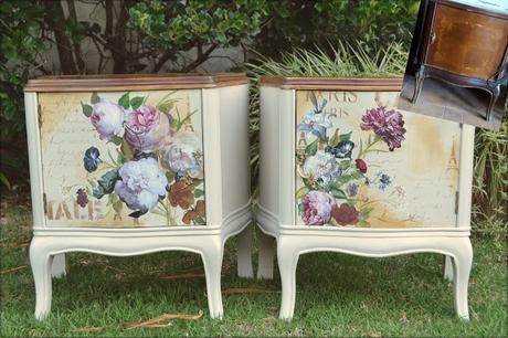 Mesitas para María.