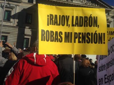 Pensionistas frente al Congreso.