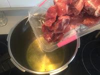 GUISO DE MAGRO DE CERDO Y ALCACHOFAS