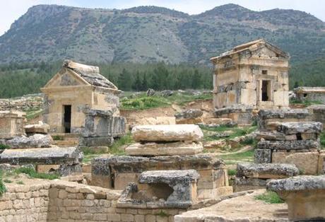 Encuentran una “puerta del infierno” de la época romana en Turquía Encuentran una “puerta del infierno” de la época romana en Turquía