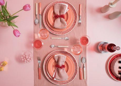 El Arte de Poner la Mesa: Cómo Colocar Cubertería, Cristalería, Vajilla http://www.encasadeoly.com/2018/02/el-arte-de-poner-la-mesa-como-colocar-cuberteria-cristaleria-vajilla.html