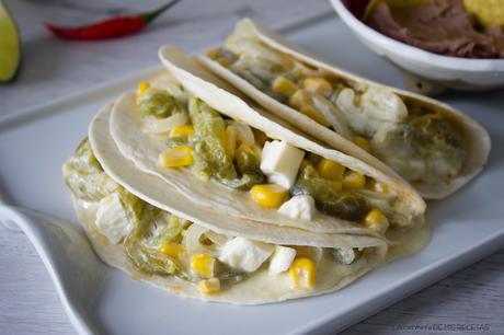 Tacos de rajas con crema Tacos de rajas con crema