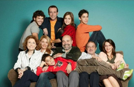 Curiosidades que no sabías de diez series españolas El onírico final de 'Los Serrano' tiene un porqué.