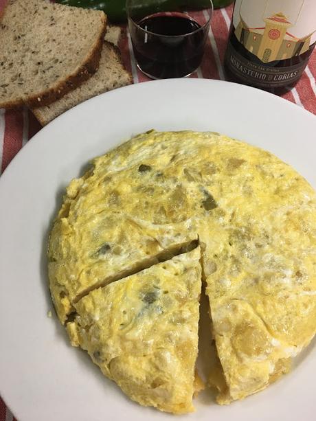 Tortilla De Patatas Con Cebolla Y Pimiento Verde