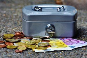 Mis 5 consejos secretos para administrar mejor tu Dinero cashbox-1642989__340
