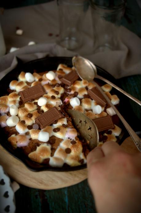 Galleta en sartén con chispas de chocolate y nubes #Asaltablogs